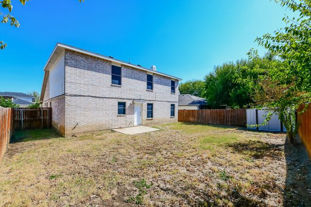 2963 Celian Drive, Grand Prairie, TX 75052