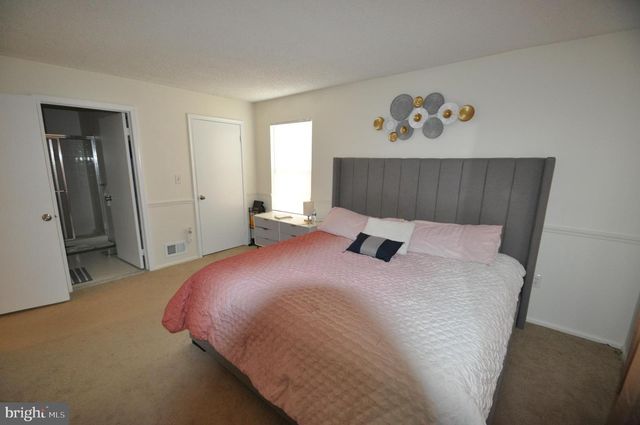 13 VOSCEK CT, Lawrenceville, NJ 08648