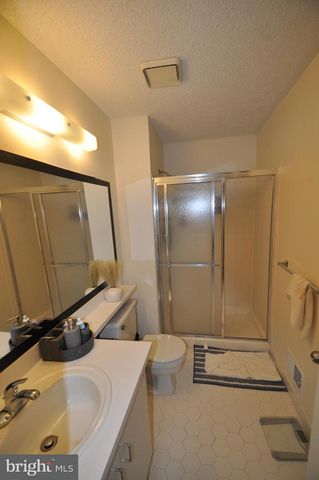 13 VOSCEK CT, Lawrenceville, NJ 08648