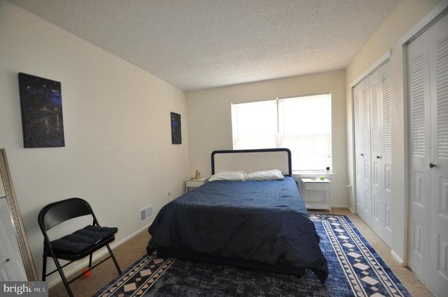 13 VOSCEK CT, Lawrenceville, NJ 08648