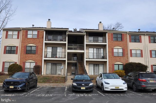 13 VOSCEK CT, Lawrenceville, NJ 08648