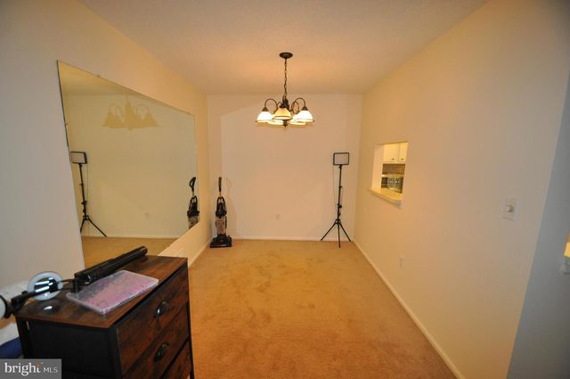 13 VOSCEK CT, Lawrenceville, NJ 08648