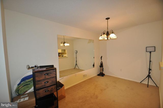 13 VOSCEK CT, Lawrenceville, NJ 08648