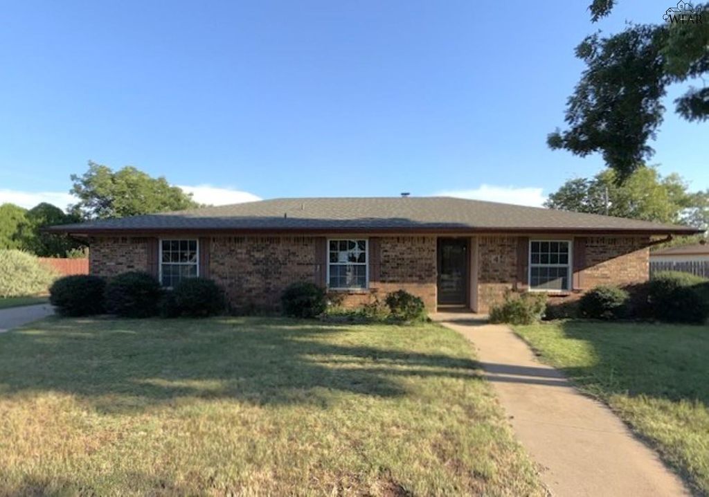 4 BRIANDALE COURT, Wichita Falls, TX 76310