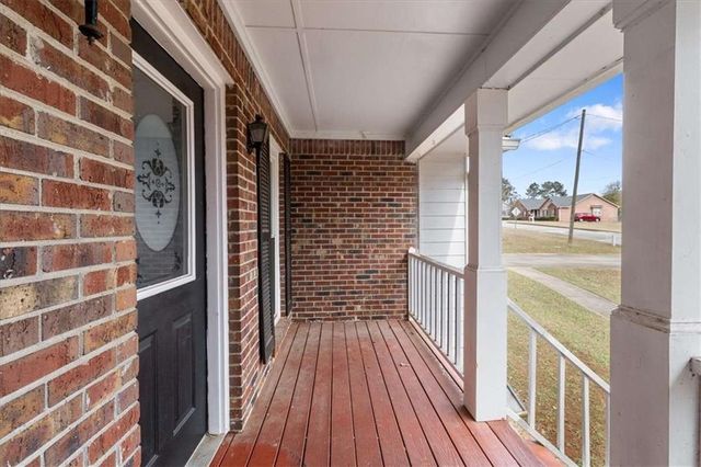 305 Daileys Plantation Court, Mcdonough, GA 30253