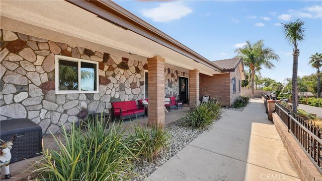 2498 Loveland, Jurupa Valley, CA 92509