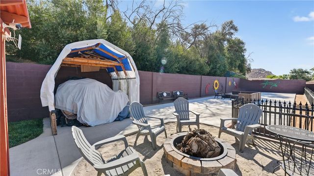 2498 Loveland, Jurupa Valley, CA 92509