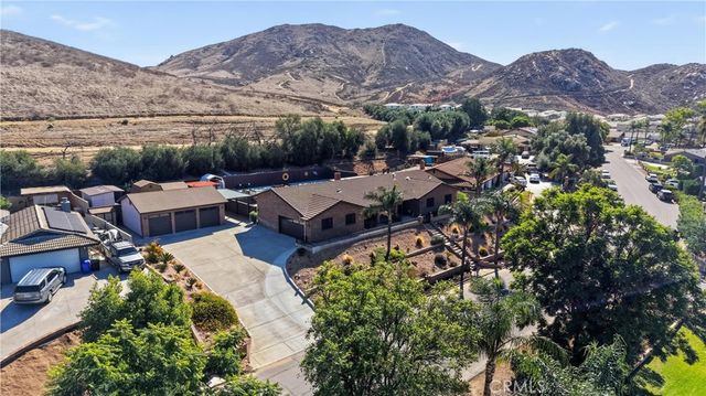 2498 Loveland, Jurupa Valley, CA 92509