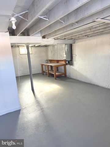 2200 NICHOLBY DR, Wilmington, DE 19808