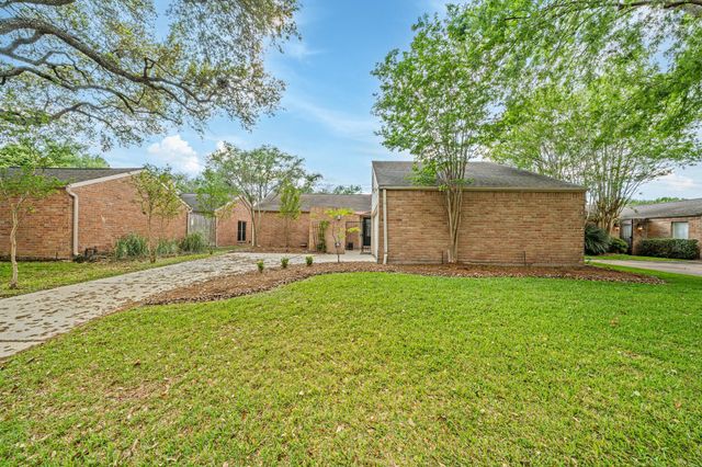 2210 Gray Falls Drive, Houston, TX 77077