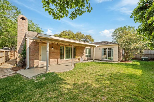 2210 Gray Falls Drive, Houston, TX 77077