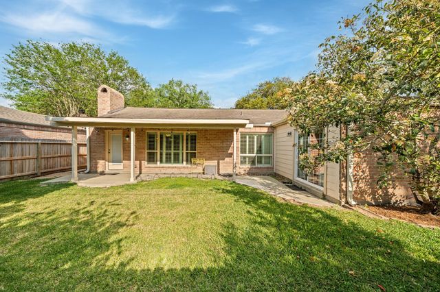 2210 Gray Falls Drive, Houston, TX 77077