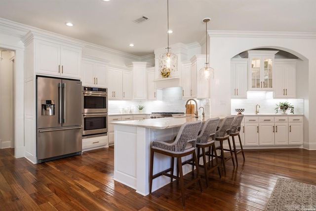 302 Oak Shores Circle, Hot Springs, AR 71913