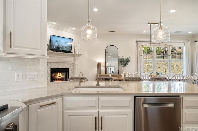 302 Oak Shores Circle, Hot Springs, AR 71913