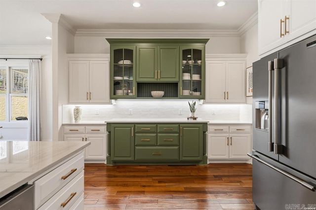 302 Oak Shores Circle, Hot Springs, AR 71913