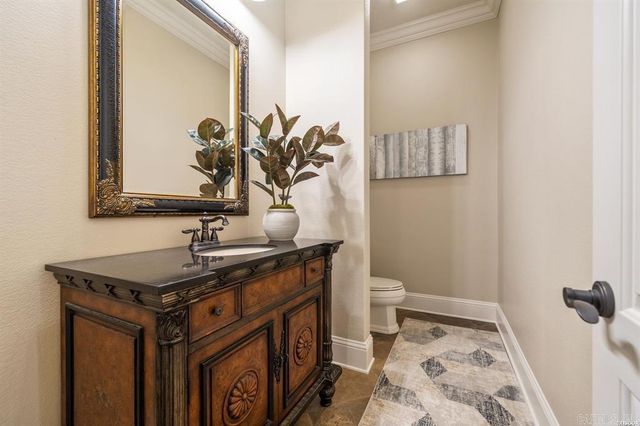 302 Oak Shores Circle, Hot Springs, AR 71913