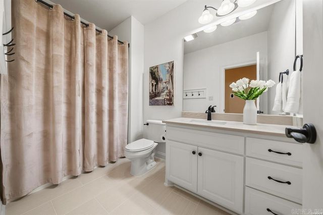 302 Oak Shores Circle, Hot Springs, AR 71913