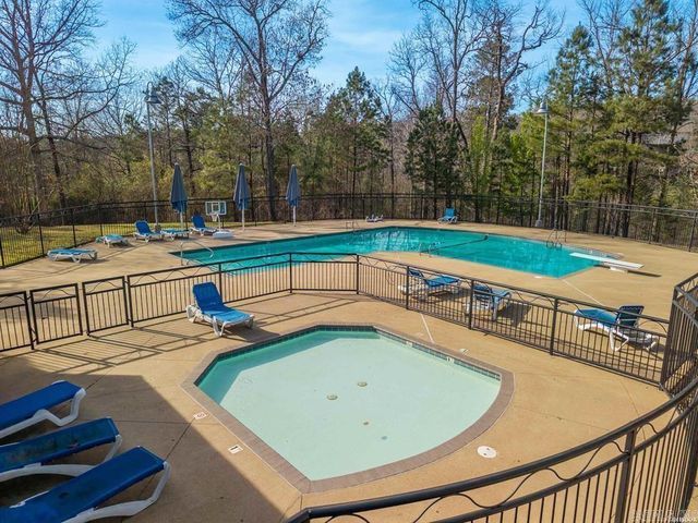 302 Oak Shores Circle, Hot Springs, AR 71913