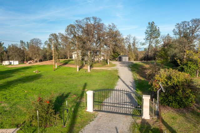 20758 State Hwy 299 East, Redding, CA 96003