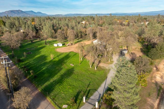 20758 State Hwy 299 East, Redding, CA 96003