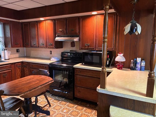 111 W UNION ST, Tamaqua, PA 18252