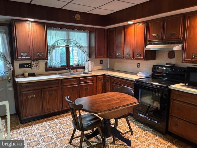 111 W UNION ST, Tamaqua, PA 18252