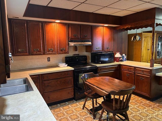 111 W UNION ST, Tamaqua, PA 18252