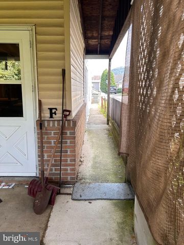 111 W UNION ST, Tamaqua, PA 18252