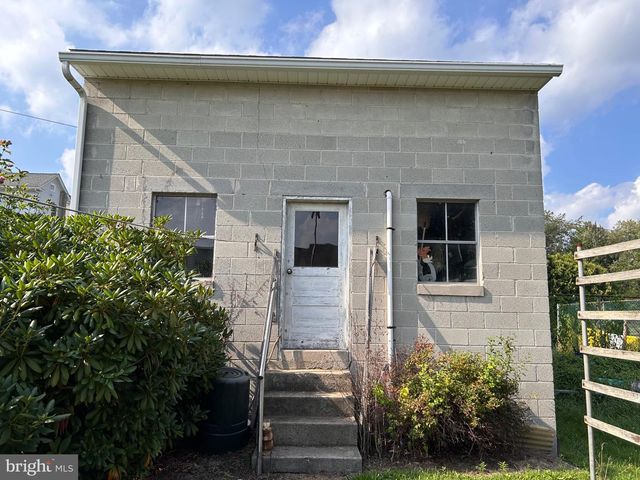 111 W UNION ST, Tamaqua, PA 18252