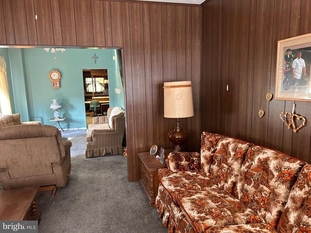 111 W UNION ST, Tamaqua, PA 18252