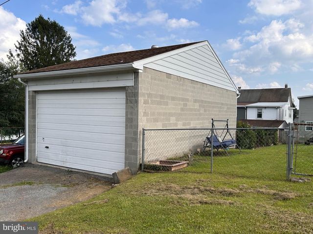 111 W UNION ST, Tamaqua, PA 18252