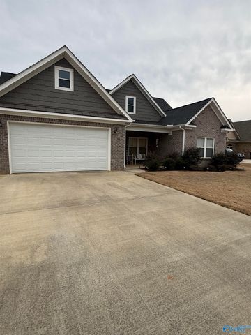 3011 Lisa Lane SE, Decatur, AL 35603