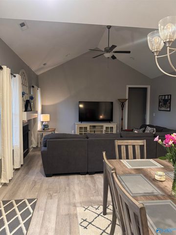 3011 Lisa Lane SE, Decatur, AL 35603