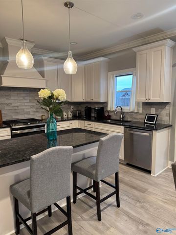 3011 Lisa Lane SE, Decatur, AL 35603