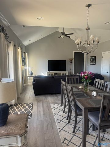 3011 Lisa Lane SE, Decatur, AL 35603