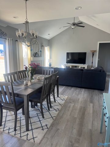 3011 Lisa Lane SE, Decatur, AL 35603