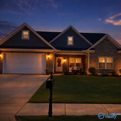 3011 Lisa Lane SE, Decatur, AL 35603