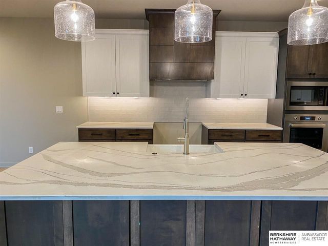 3326 S 208 Street, Omaha, NE 68022