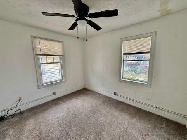 421 26th Street, Huntington, WV 25703