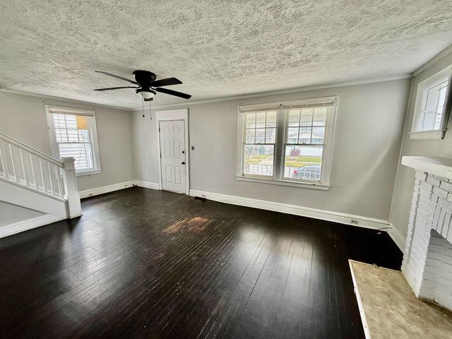 421 26th Street, Huntington, WV 25703