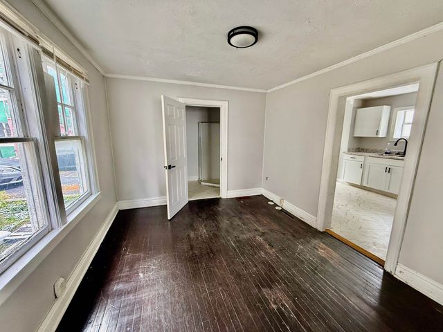 421 26th Street, Huntington, WV 25703