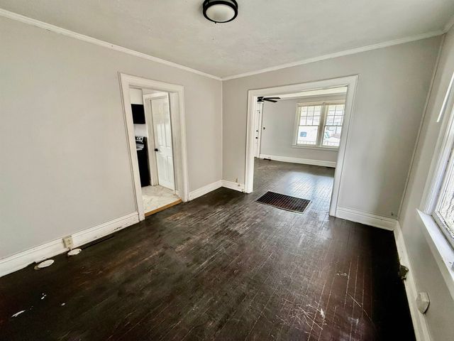 421 26th Street, Huntington, WV 25703