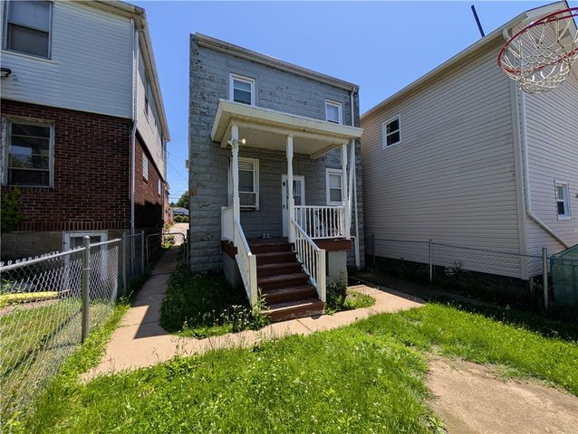 509 Locust St, Turtle Creek, PA 15145