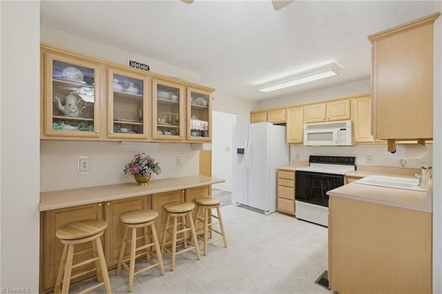 104 Willowbrook Drive, Thomasville, NC 27360