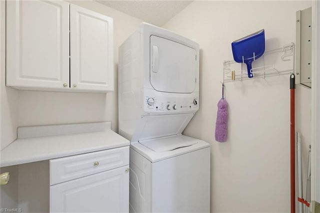 104 Willowbrook Drive, Thomasville, NC 27360