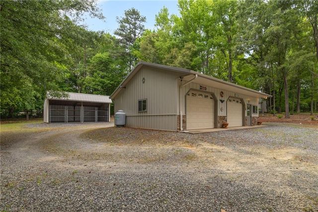 104 Willowbrook Drive, Thomasville, NC 27360
