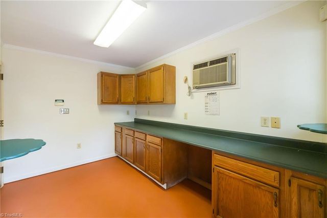 104 Willowbrook Drive, Thomasville, NC 27360