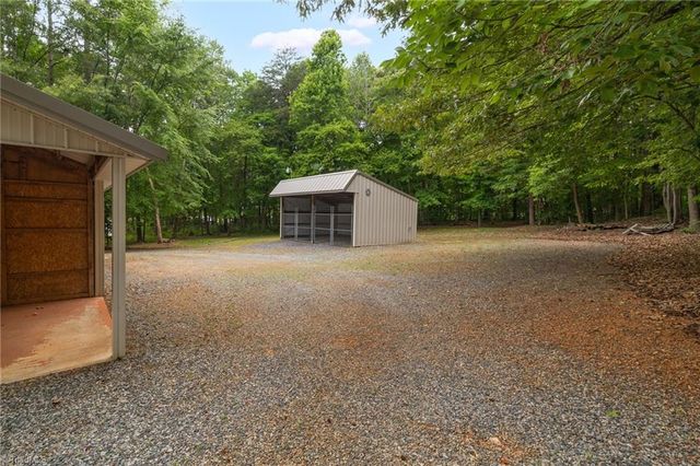 104 Willowbrook Drive, Thomasville, NC 27360