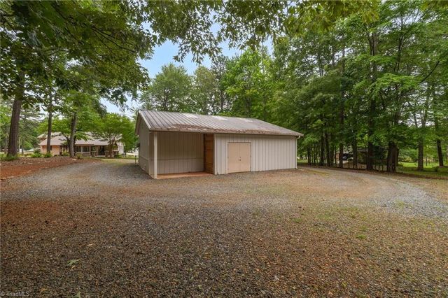 104 Willowbrook Drive, Thomasville, NC 27360