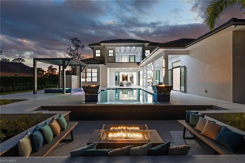 2272 Oakes BLVD, NAPLES, FL 34119 — exterior